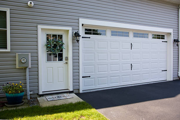 24/7 Emergency Garage Door Panel Replacement experts in Bond County County, IL